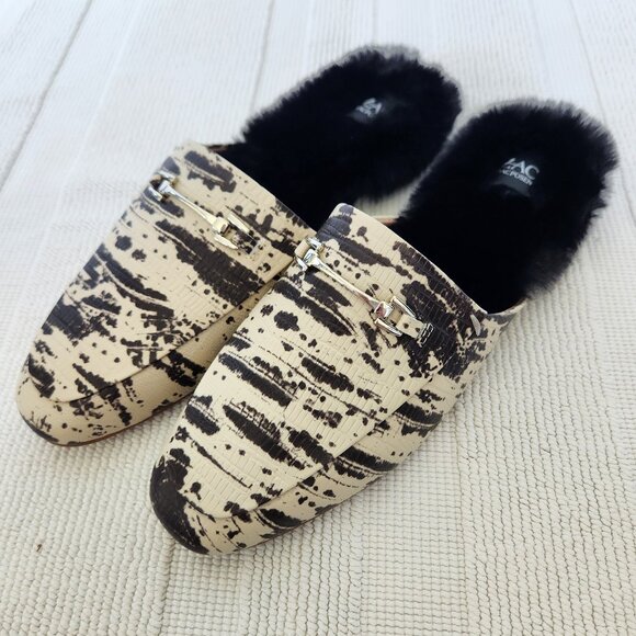 ZAC Zac Posen Shoes - ZAC Zac Posen NWOT Size 8.5M Savanna Faux Fur Lined Black White Leather Mules